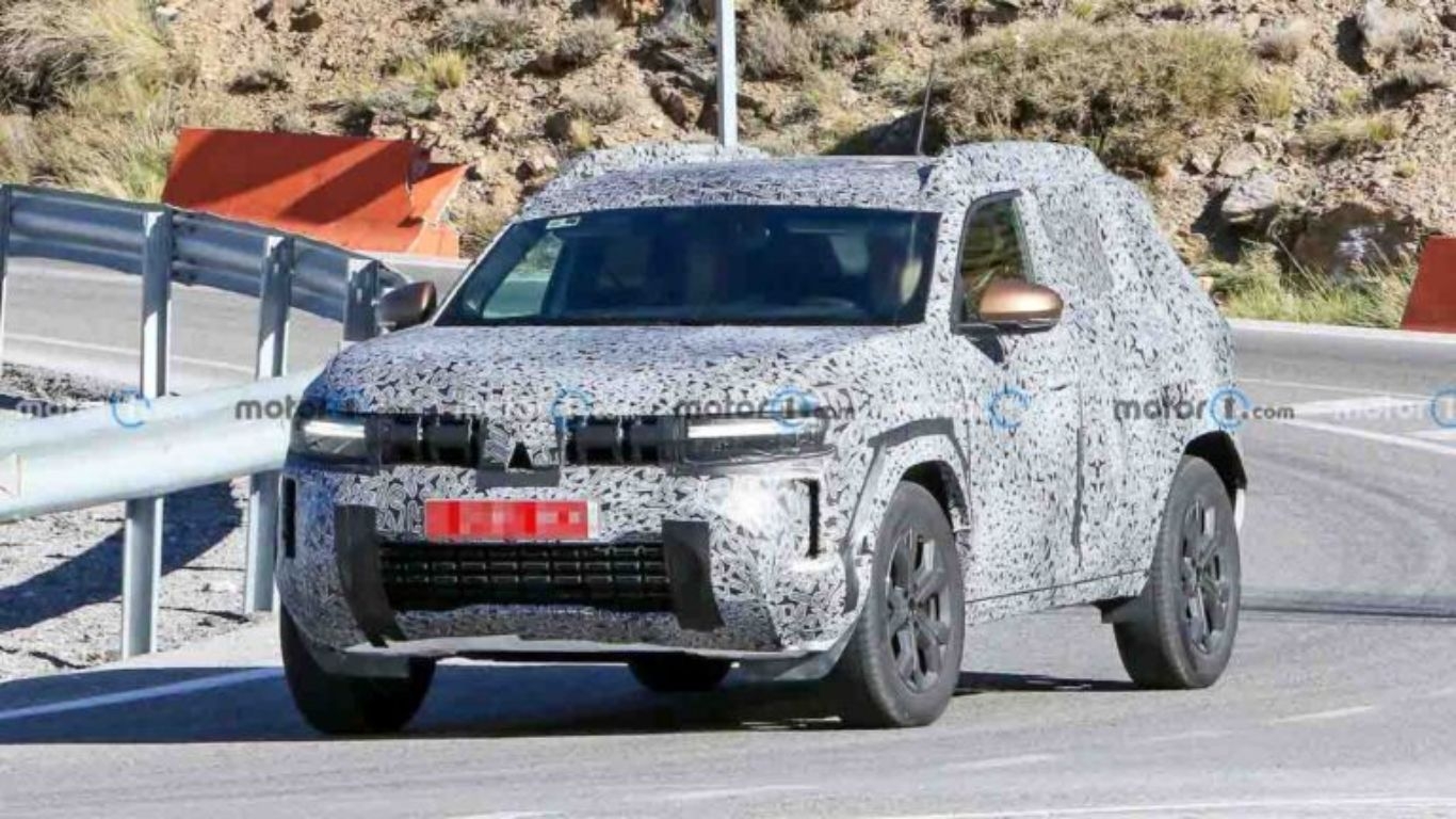 2024 रेनो डस्टर एसयूवी का स्नीक पीक | कुछ बड़ा आ रहा है