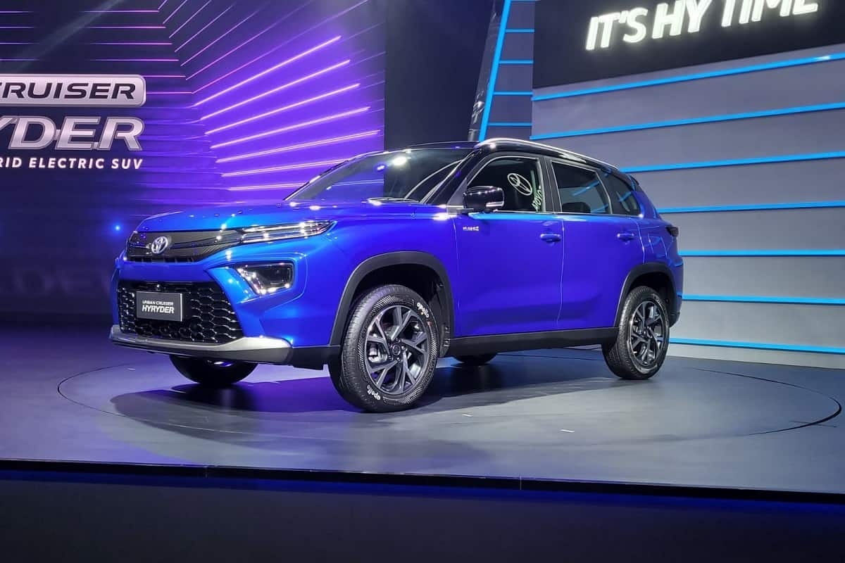 Toyota Urban Cruiser Hyryder SUV: Price, Specs and Details Inside!!
