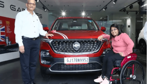 MG Motor ने पैरालिंपिक पदक विजेता भाविना पटेल को व्यक्तिगत Hector SUV से सम्मानित किया 