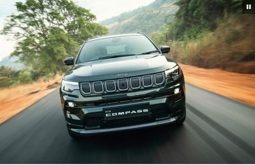 Volkswagen T-Roc versus Jeep Compass