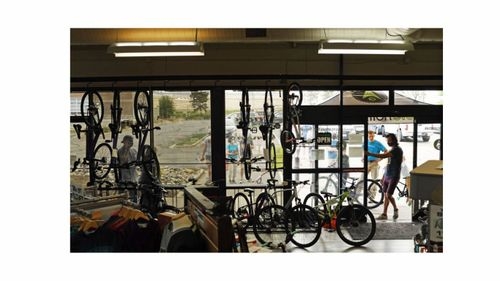 Buying a Bicycle: Comparing the Pros and Cons of Purchasing from a Shop vs Online