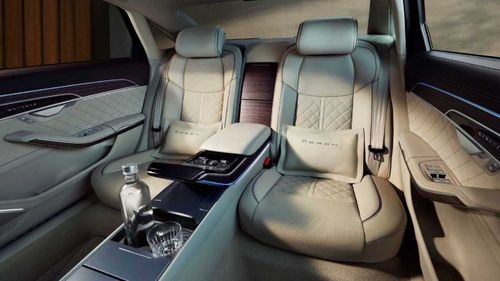  Kiara Advani bought Audi A8L Sedan Worth Rs.2 Crores