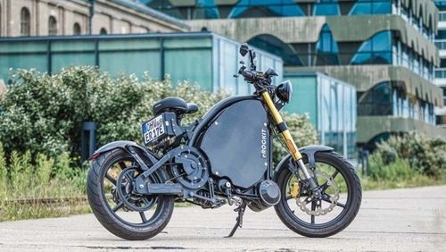 LML की मजबूत वापसी की योजना: LOI ने eROCKIT AG के साथ हस्ताक्षर किए