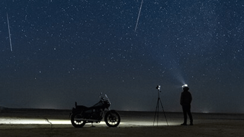 रॉयल एनफील्ड और एस्ट्रोफोटोग्राफी: बाइक के शौकीन आरई के कॉस्मिक कारवां 2024 के साथ रात के आसमान का अनुभव करेंगे