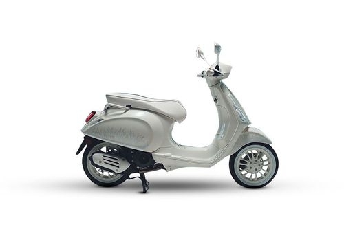 Vespa Justin Bieber X