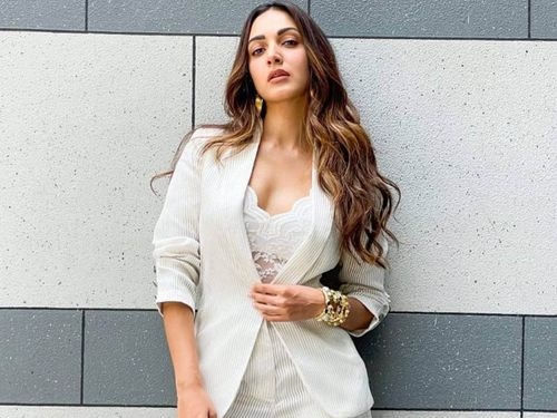  Kiara Advani bought Audi A8L Sedan Worth Rs.2 Crores