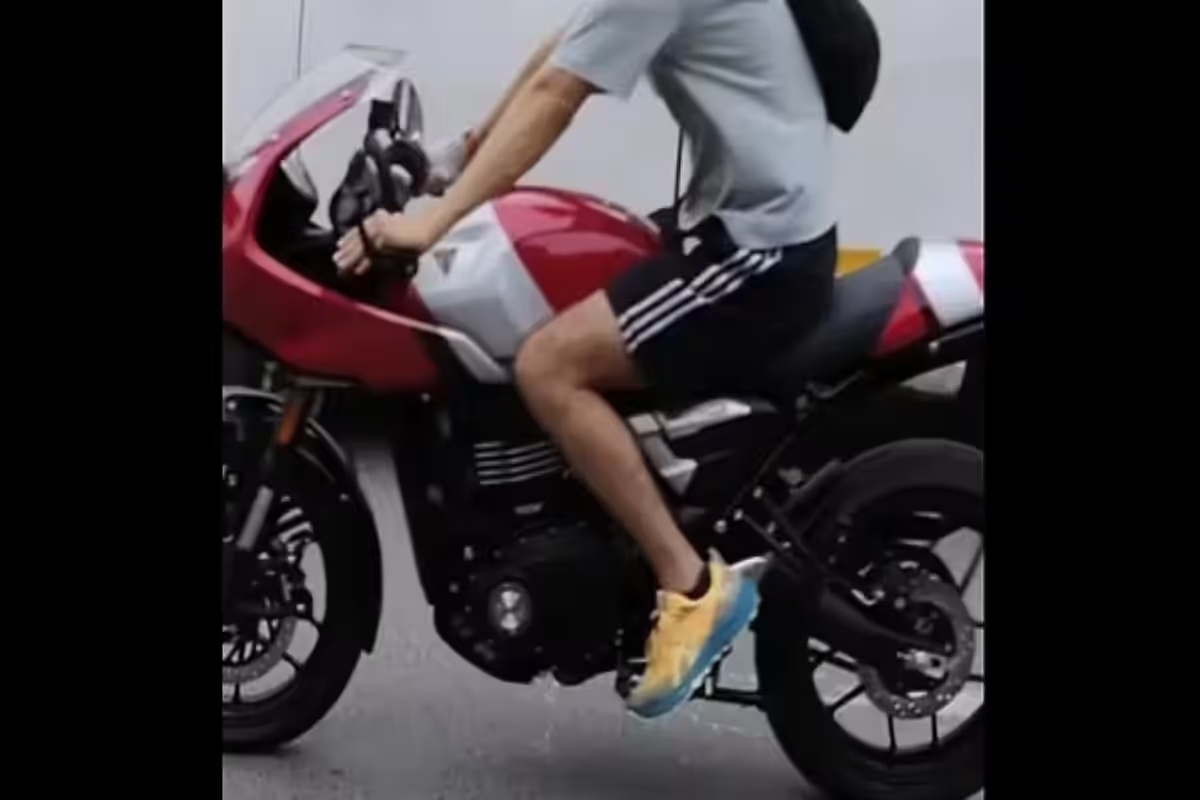 Triumph Thruxton 400 Spied Ahead of Official Launch Triumph Thruxton 400 Spied Ahead of Official Launch news