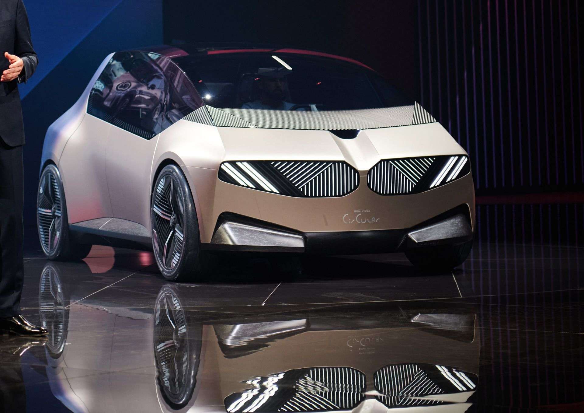 BMW Reveals the I Vision Circular at the IAA Exhibition i_vision_92e96ee574.jpg
