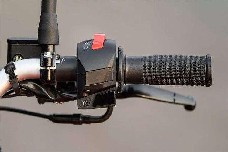 125 Duke Right Side Handelbar Throttle Grip