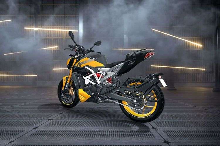 Apache RTR310 Rear left view