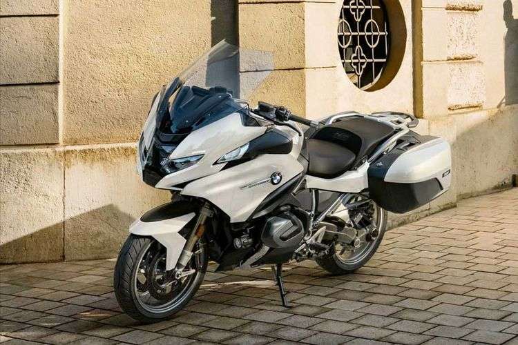 BMW R 1250 RT front left side