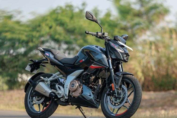 BajajPulsar-NS250-front-right-view