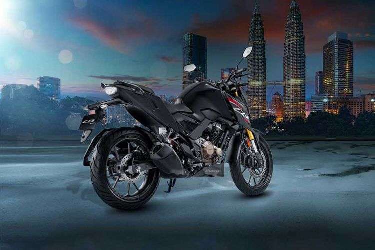 Honda CB300F Right Side Quarter View