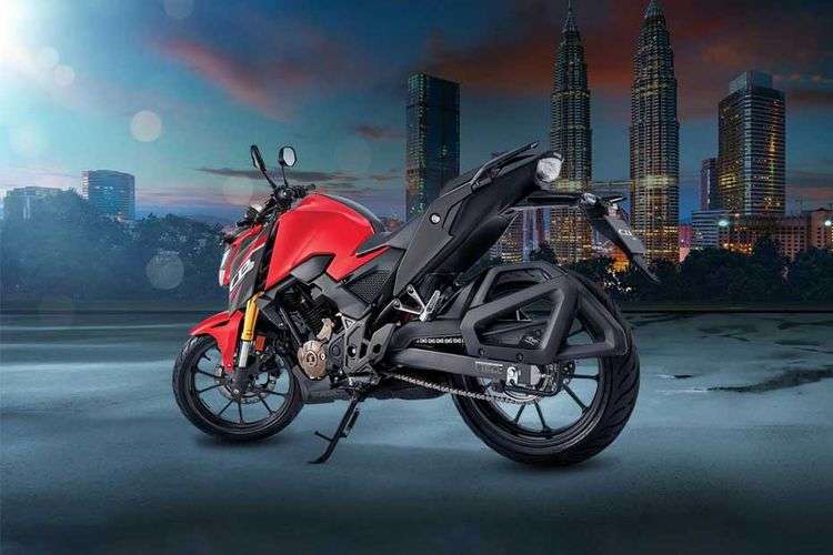 Honda CB300F Left Side Quarter View