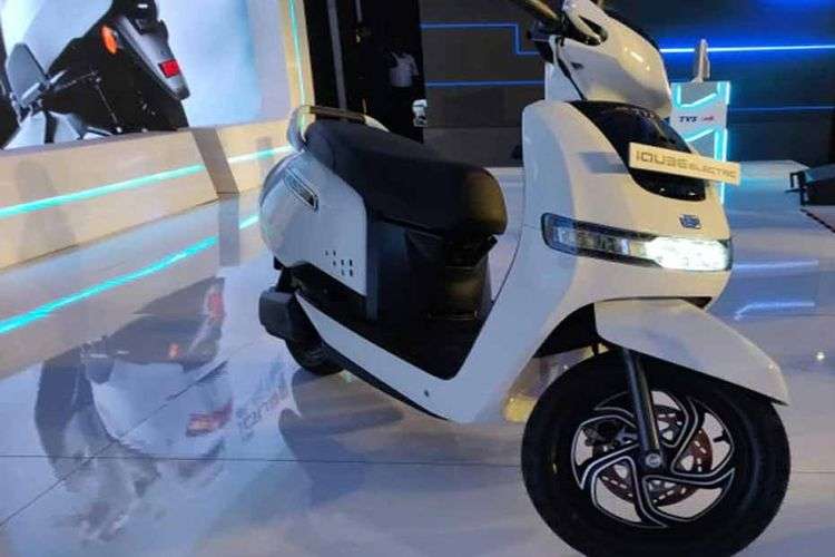 TVS iQube Right Front Three Quarter