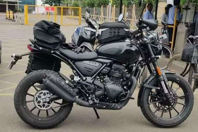 Triumph bajaj 350 Right Side View
