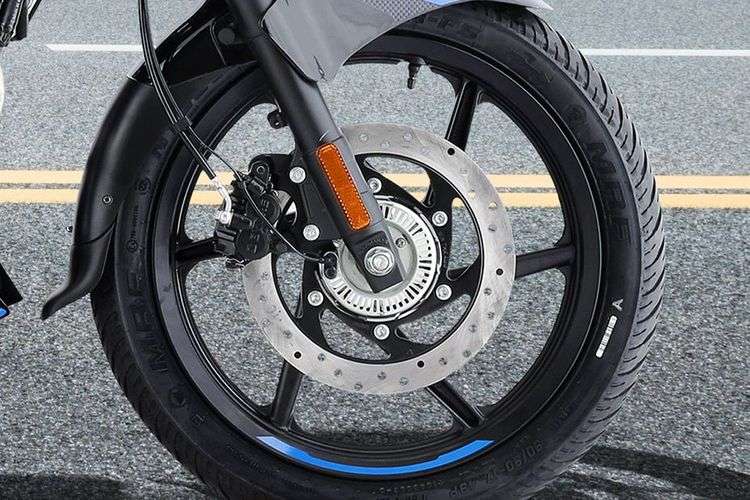 Bajaj Pulsar 220 F Wheel Bajaj Pulsar 220 F Wheel