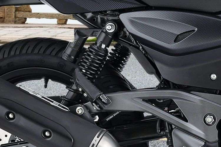 Bajaj Pulsar 220 F exterior image Bajaj Pulsar 220 F exterior image