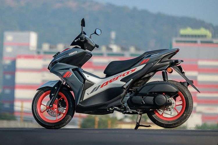 Yamaha Aerox 155 Left side 