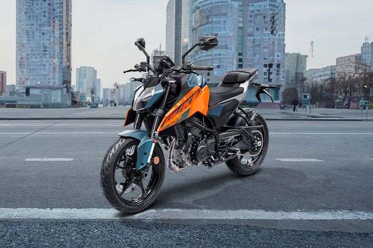 KTM 2024 125 Duke Left Side View