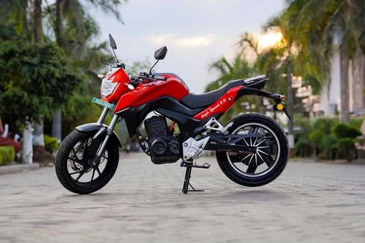 Seeka Sbolt Left Side View