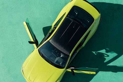 BMW M4 Competition Top View BMW M4 Competition Top View