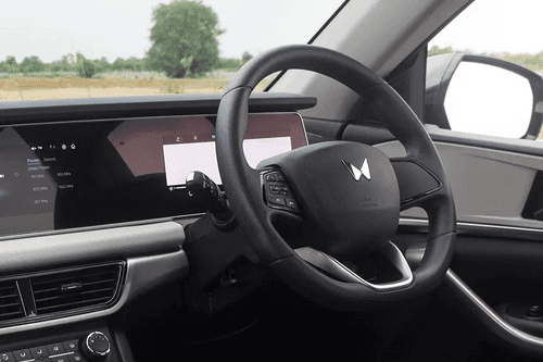 Mahindra XUV700 Steering Wheel