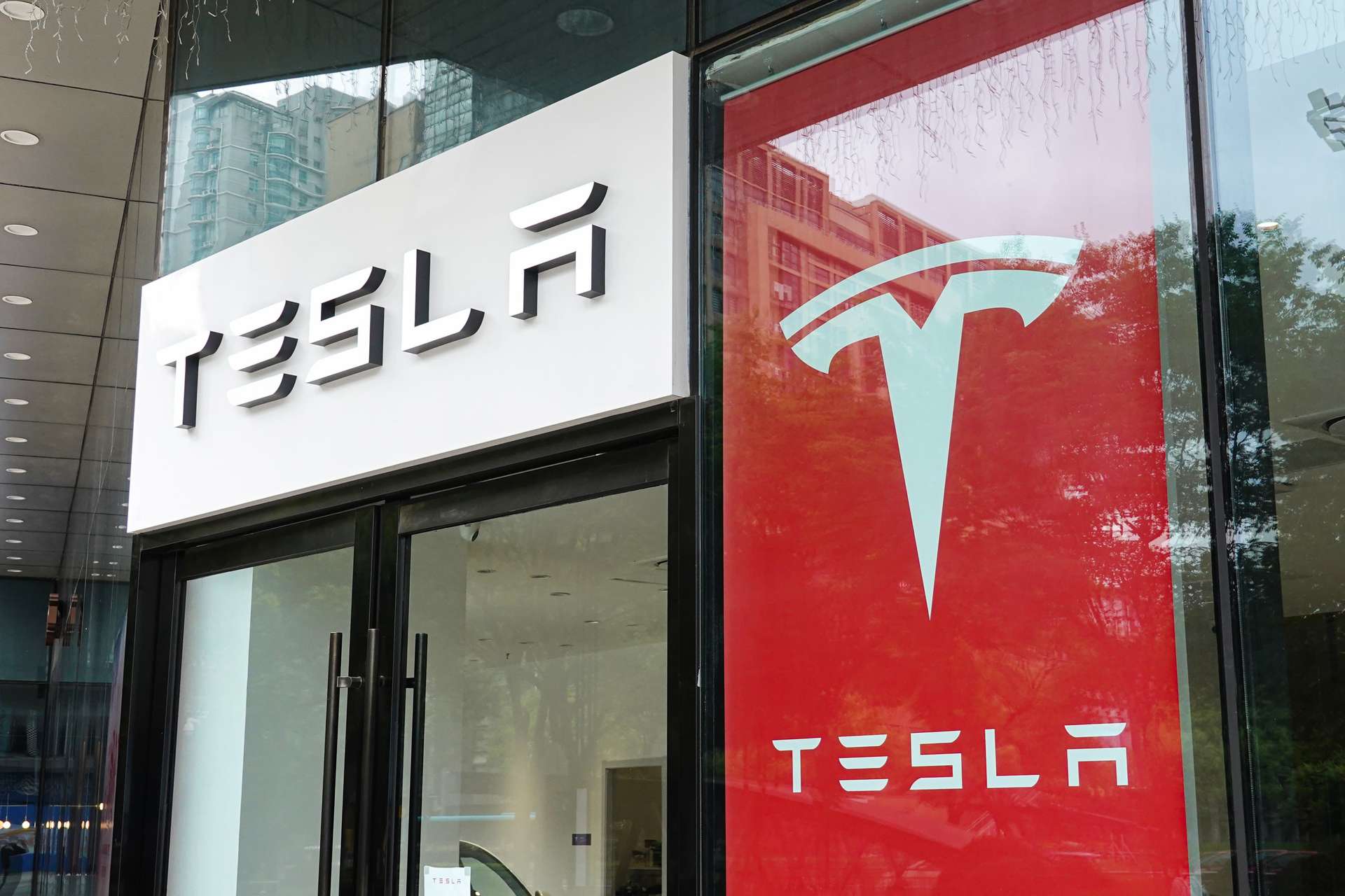 tesla_3eac525788.jpg