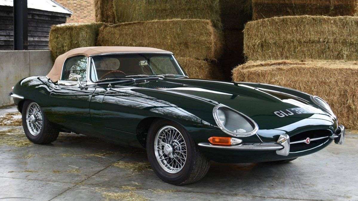 1967 JAGUAR E –TYPE.jpg
