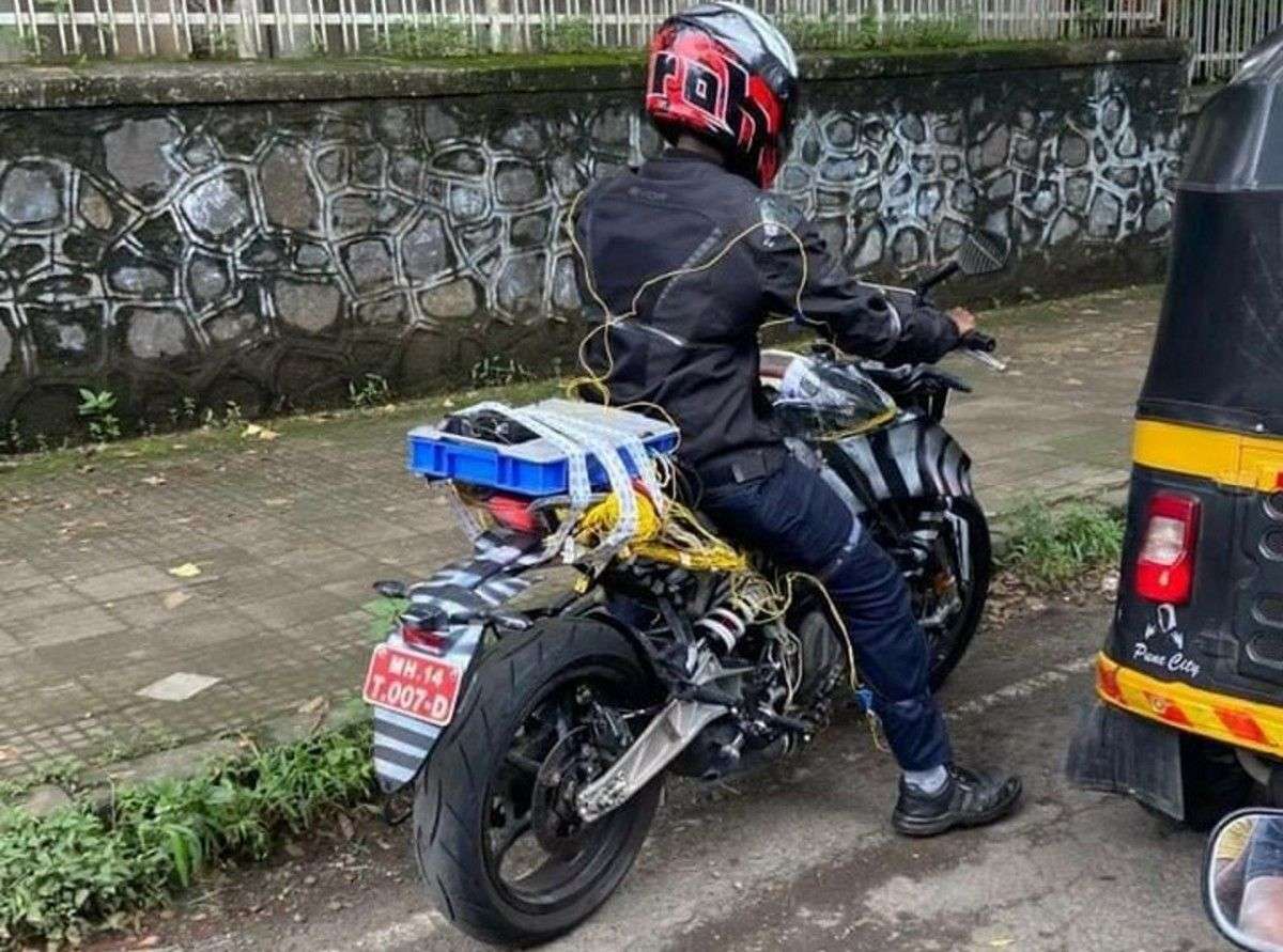 2023-KTM-Dukes-spotted