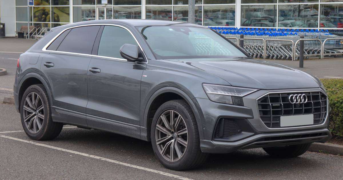 Anushka Sharma Audi Q8