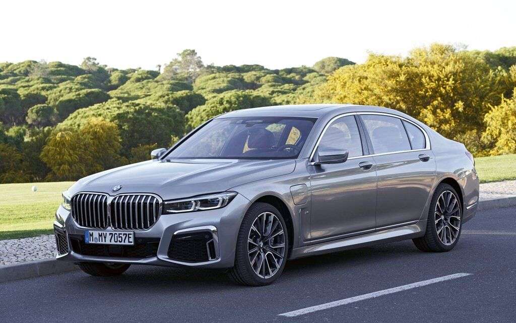 Anushka Sharma BMW 7 series