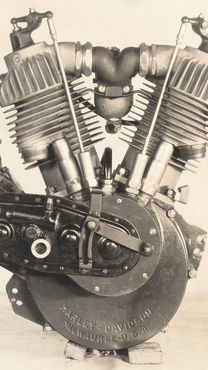 Birth of Harley Davidson V-twin Engine