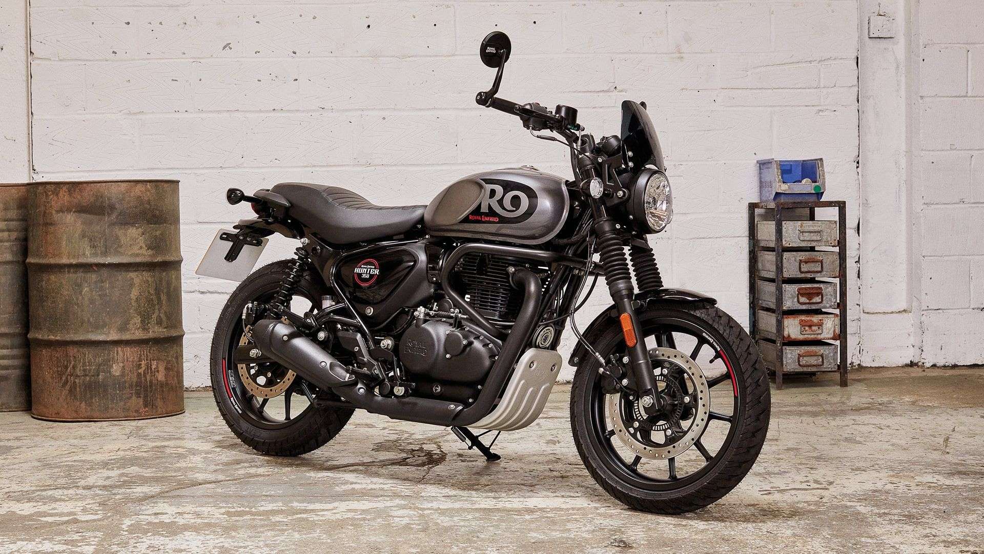 Hunter 350 Dapper Grey-min.jpg