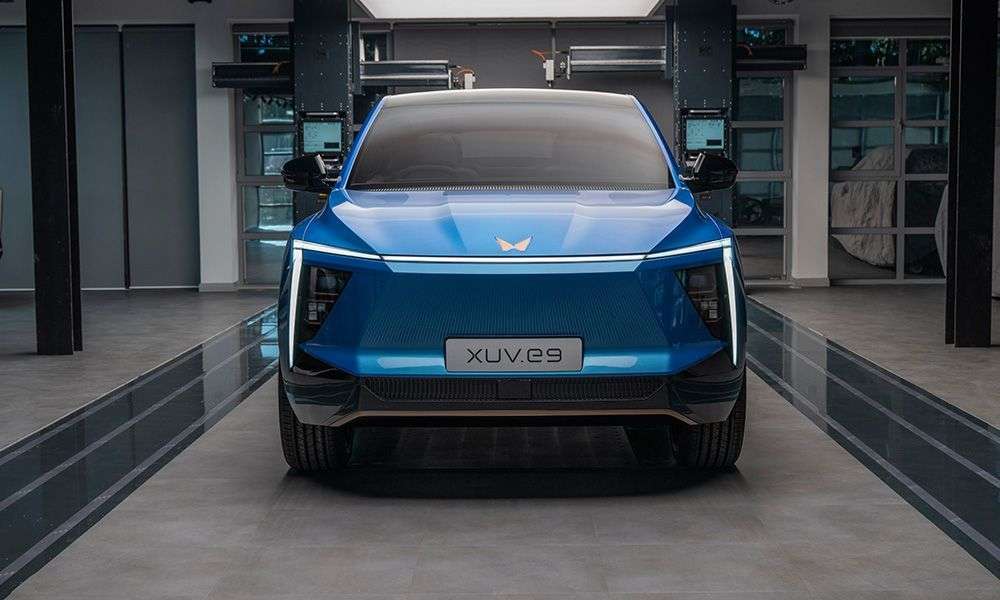 Mahindra XUVe8