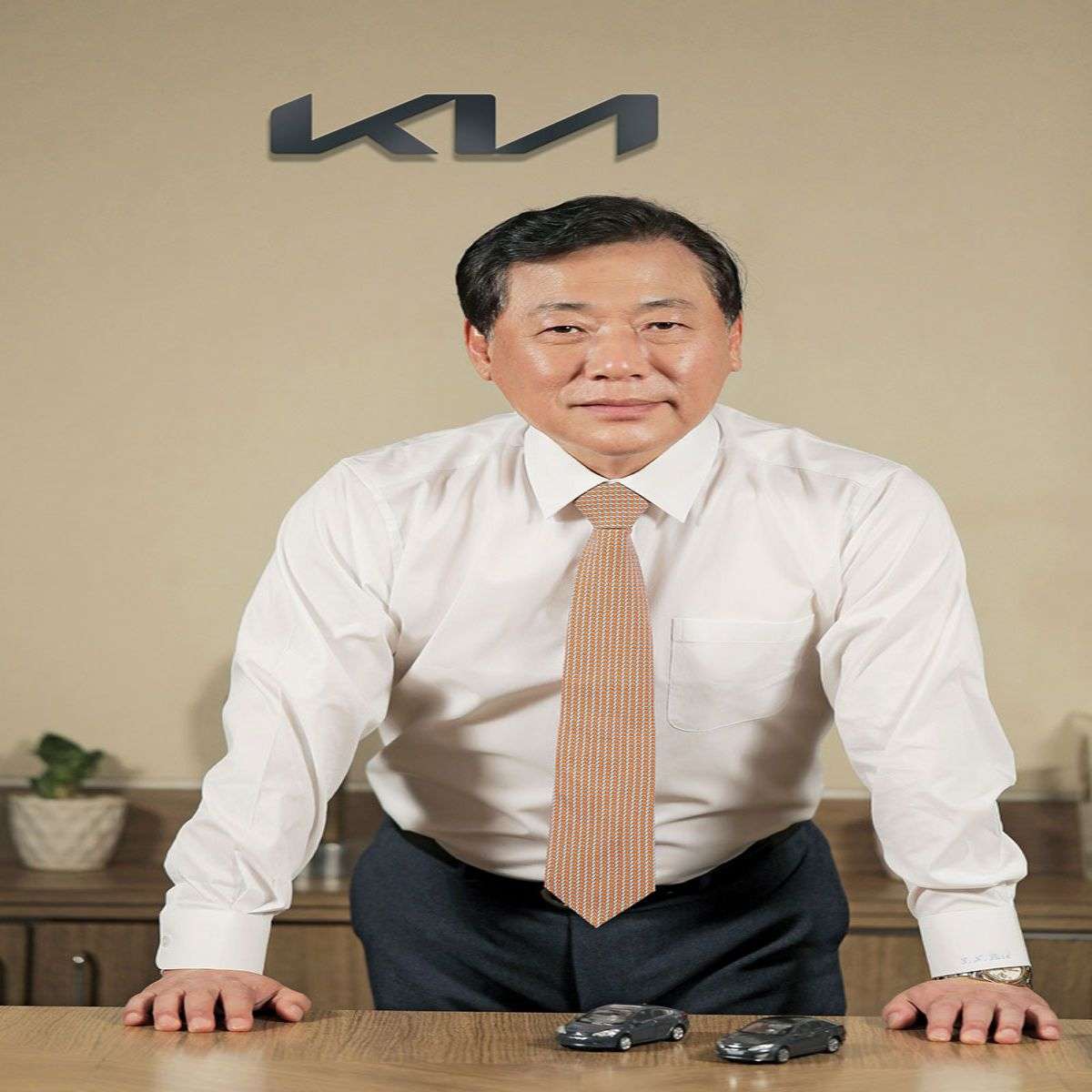 Mr.-Tae-Jin-Park (1).jpg