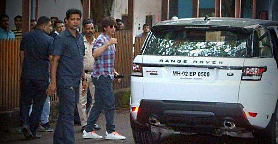 Shahrukh khan Range Rover Vogue