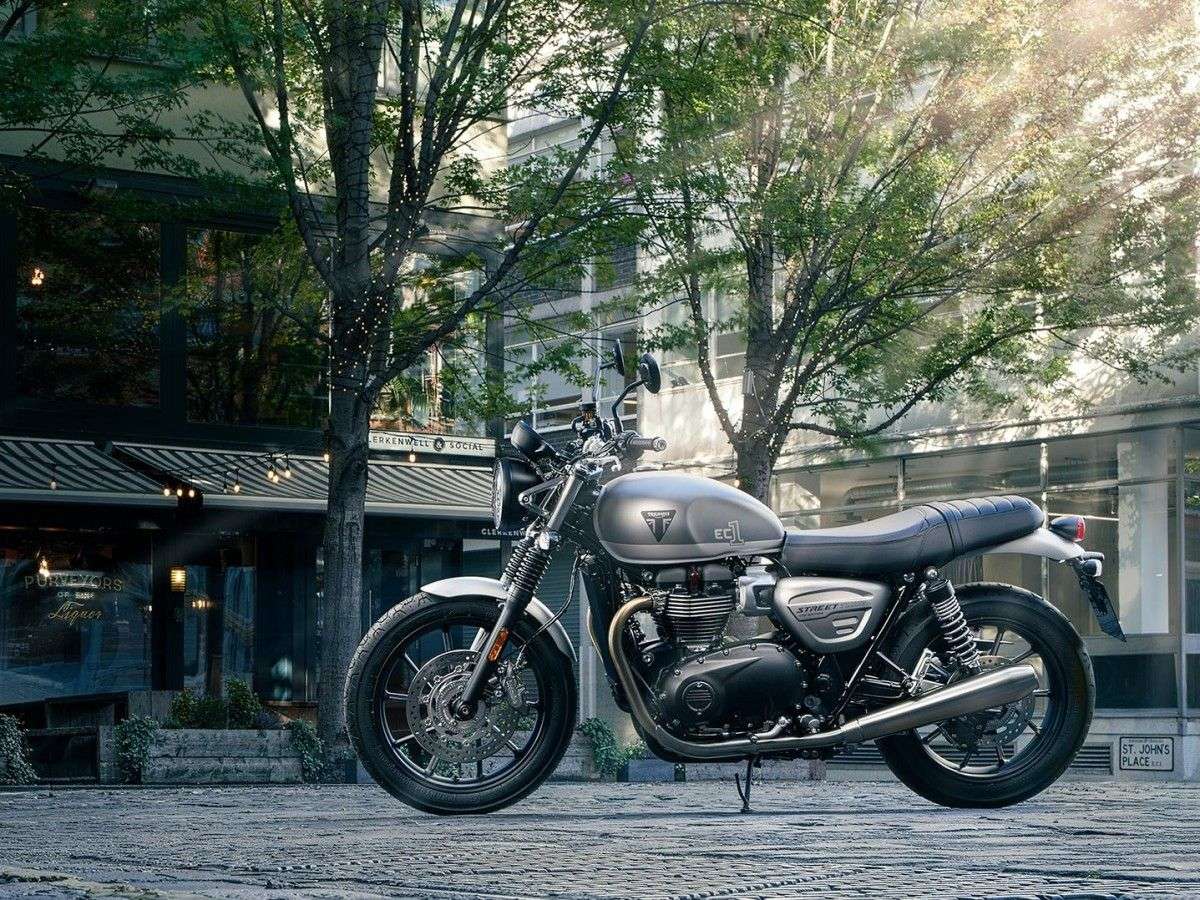 Triumph  Twin EC1.jpg
