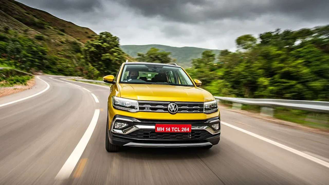 Taigun Exterior: 3D Chrome Step Grille, R17 Alloy Wheels – 'Manila', LED Headlamps with DRL, GT Badge, Infinity LED Tail Lamps