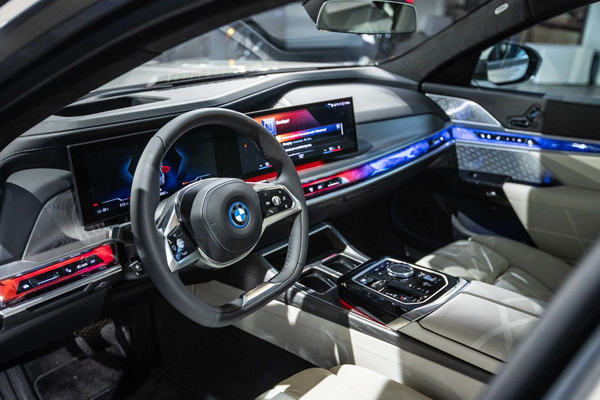 bmw-i7-2023-