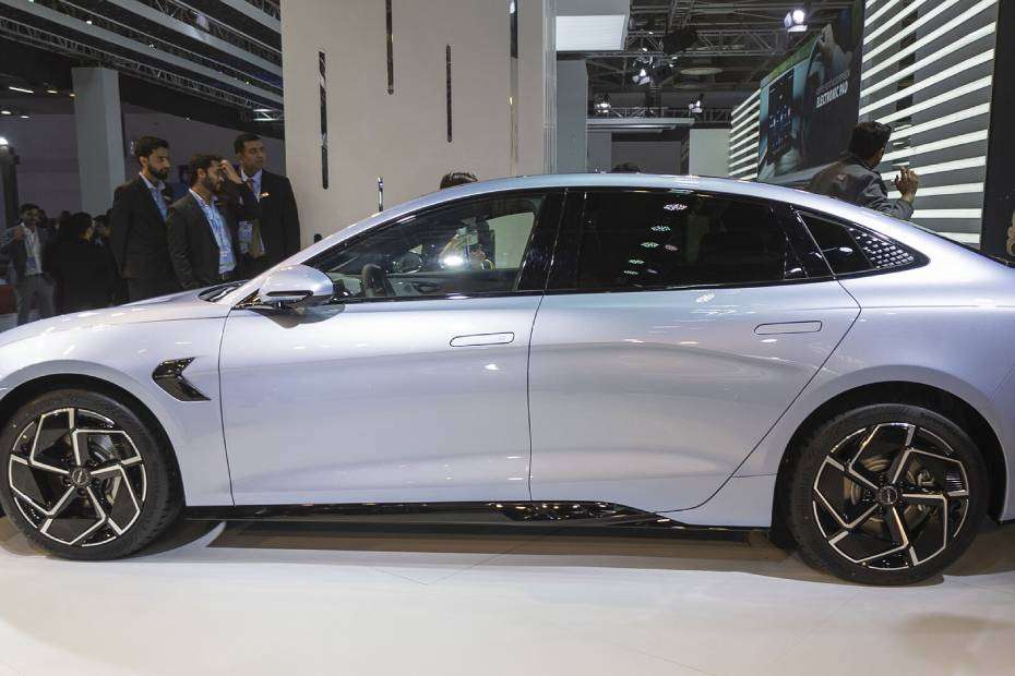 BYD Sealion 6 Plug-in Hybrid Spotted Testing in India Ahead of Possible Launch