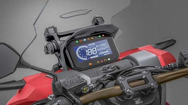 honda-adv-160-console-carbike360-news.jpeg
