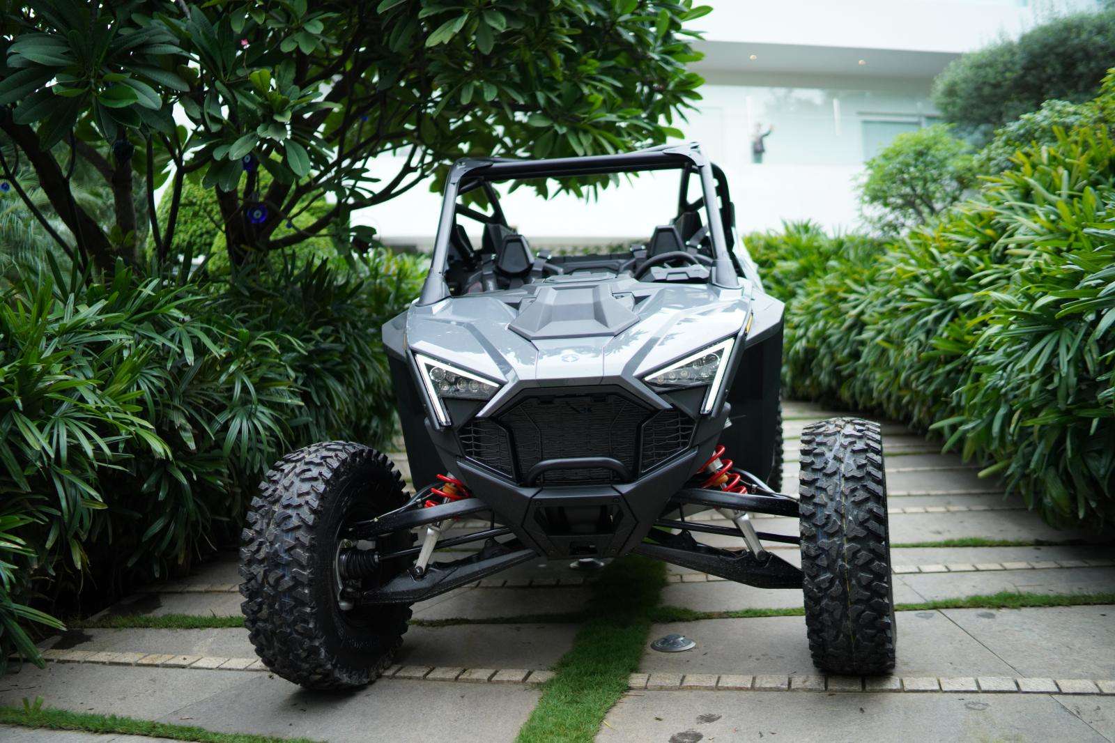 polaris-rzr-pro-r-sport-front.jpg