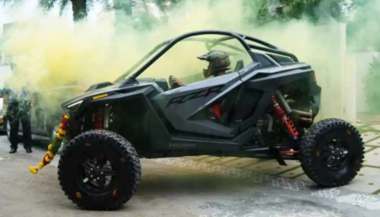 polaris-rzr-pro-r-sport-side.jpg