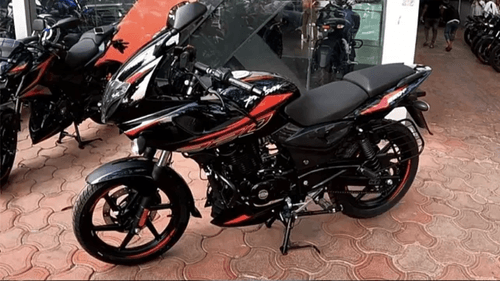 2024 Bajaj Pulsar 220 Arrives At Dealer Showroom