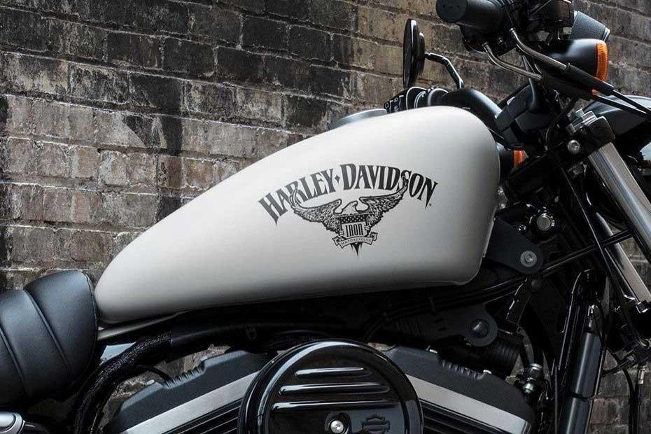 Harley-Davidson Iron 883 Exterior Image