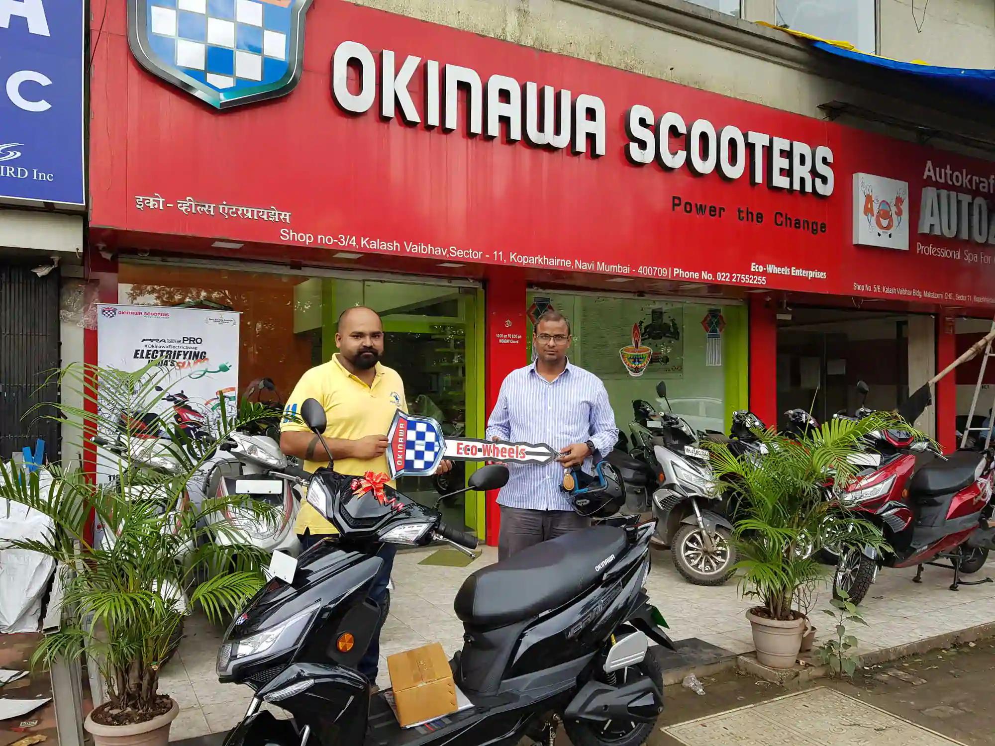 ओकिनावा ने ओला को पछाड़ा भारत में नंबर 1 ई-स्कूटर ब्रांड