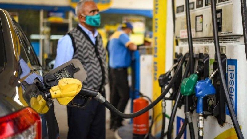 पेट्रोल हुआ महंगा: 2022 की भारत की सबसे अधिक ईंधन कुशल कारें