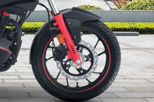 Hero Xtreme 160R_Front Tyre View