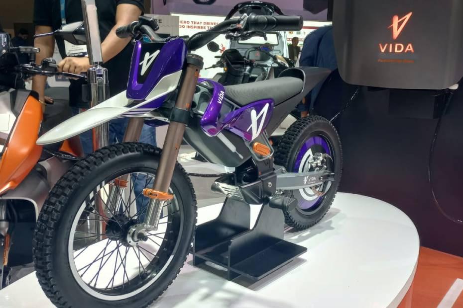 Vida e dirt bike left front three quarter